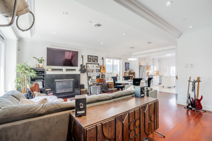 Kitchen Island Photo of 4438 Ontario Street, Vancouver, BC
