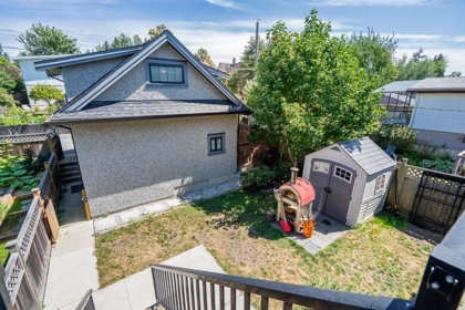 Laundry Room Photo of 4438 Ontario Street, Vancouver, BC