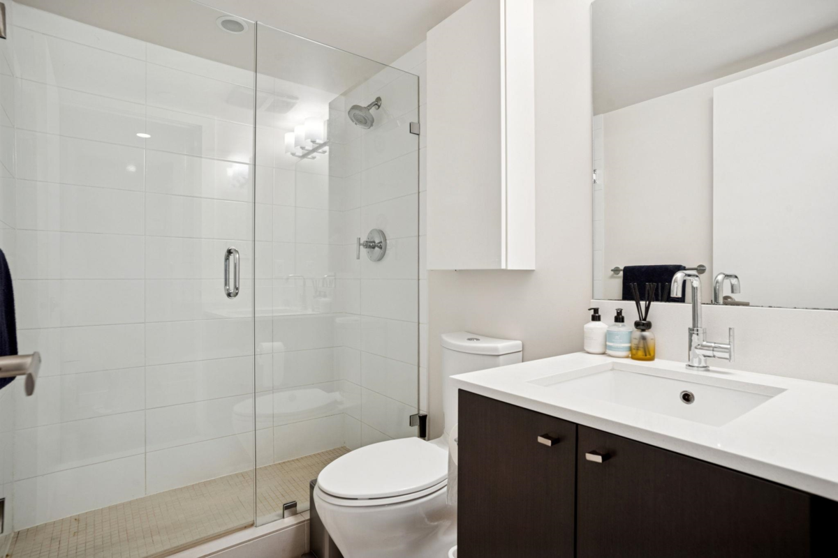 Primary Bathroom Photo of 613 1618 Quebec Street, Vancouver, BC