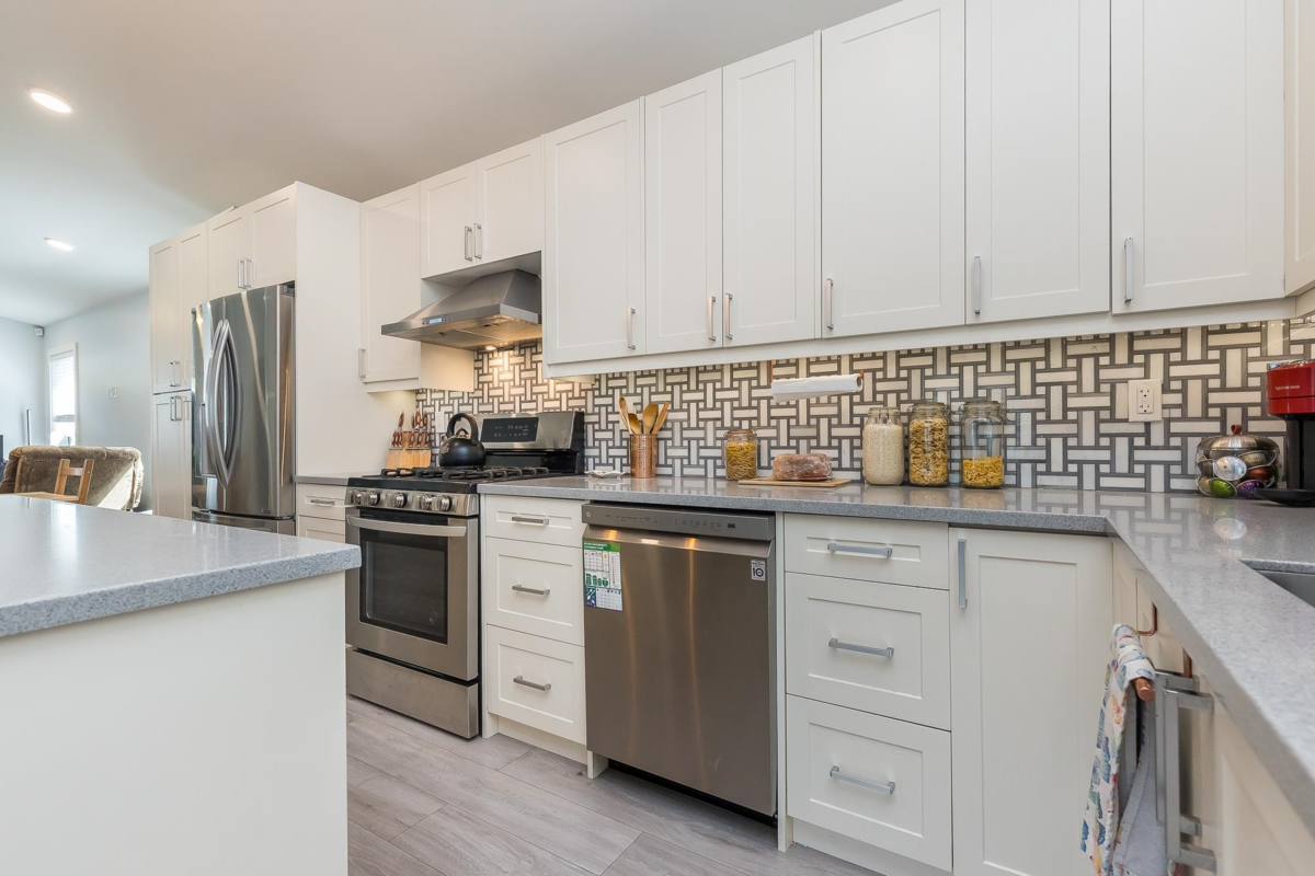 Kitchen Island Photo of 81 53480 Bridal Falls Road, Rosedale, BC
