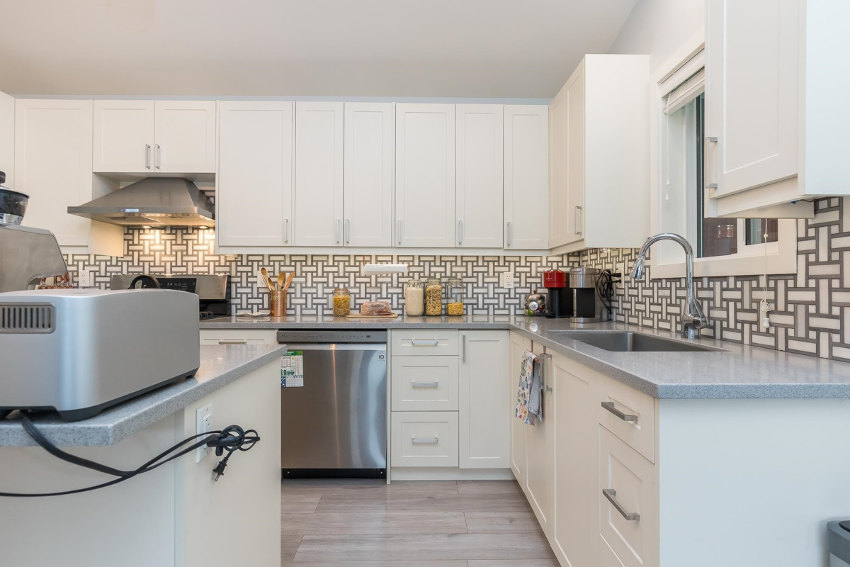 Kitchen Photo of 81 53480 Bridal Falls Road, Rosedale, BC