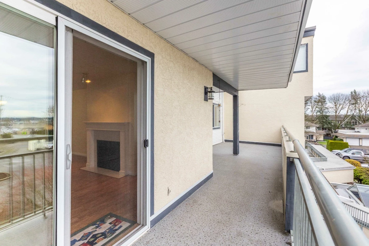 Exterior Front Photo of 205 19645 64 Avenue, Langley, BC