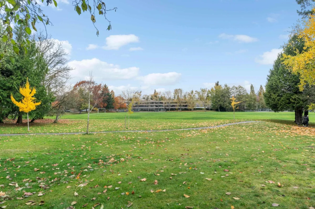 Basement Recreation Room Photo of 210 15368 17a Avenue, Surrey, BC