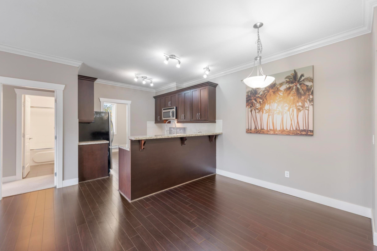 Breakfast Nook Photo of 210 15368 17a Avenue, Surrey, BC