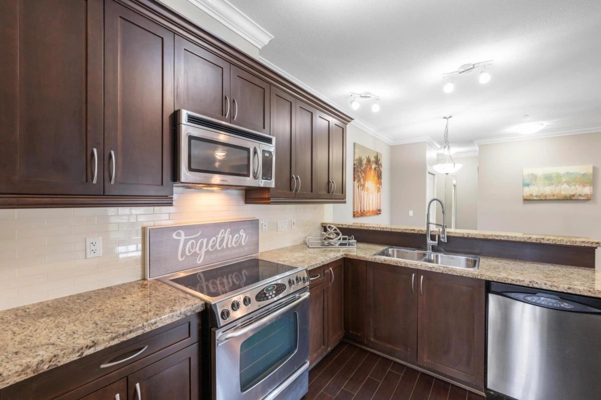 Kitchen Island Photo of 210 15368 17a Avenue, Surrey, BC