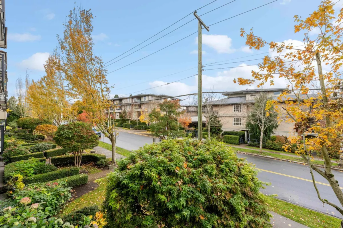 Laundry Room Photo of 210 15368 17a Avenue, Surrey, BC
