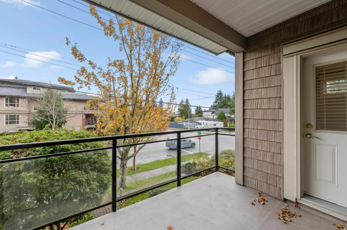 Walk-In Closet Photo of 210 15368 17a Avenue, Surrey, BC