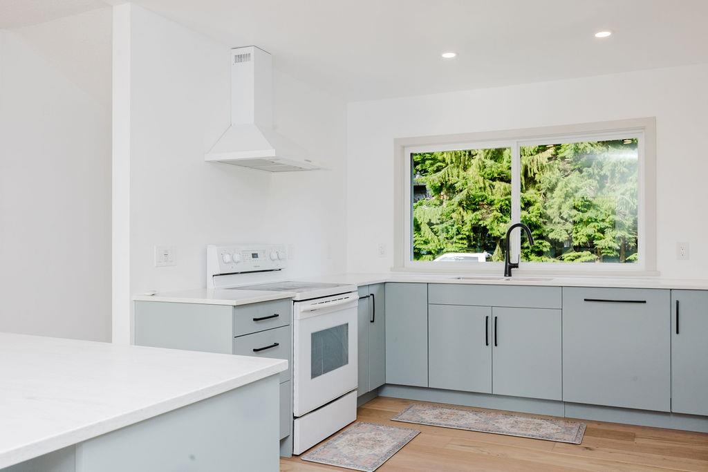 Breakfast Nook Photo of 723 Tricklebrook Way, Gibsons, BC