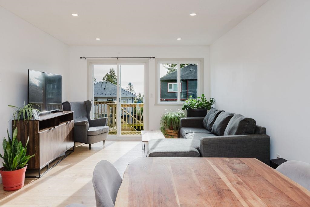 Family Room Photo of 723 Tricklebrook Way, Gibsons, BC