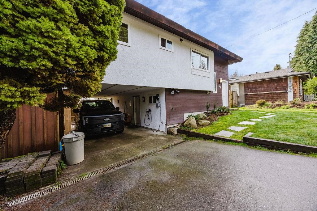 Hot Tub / Spa Photo of 723 Tricklebrook Way, Gibsons, BC