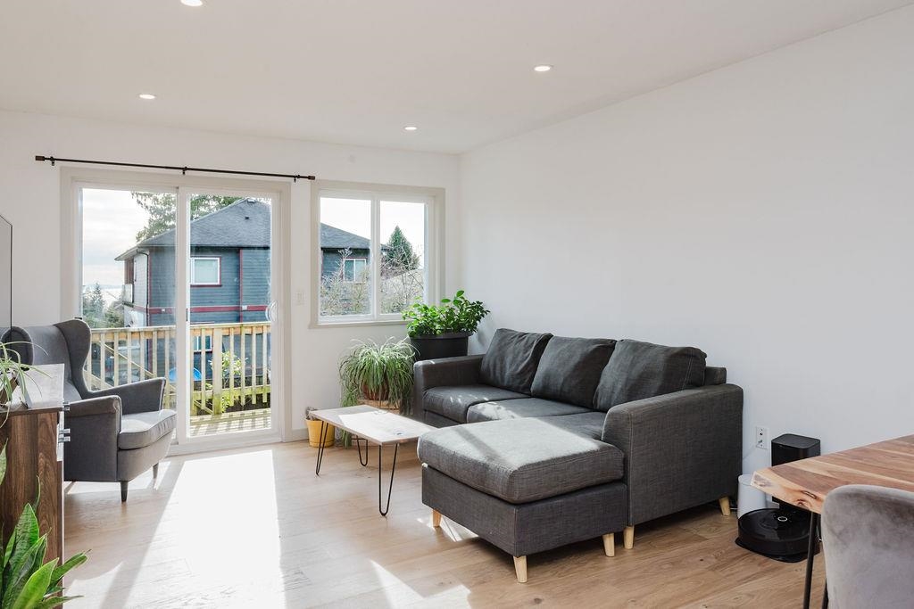 Living Room Photo of 723 Tricklebrook Way, Gibsons, BC