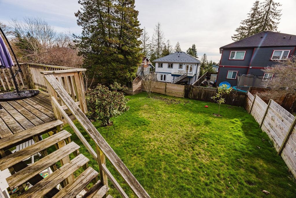 Outdoor Kitchen Photo of 723 Tricklebrook Way, Gibsons, BC