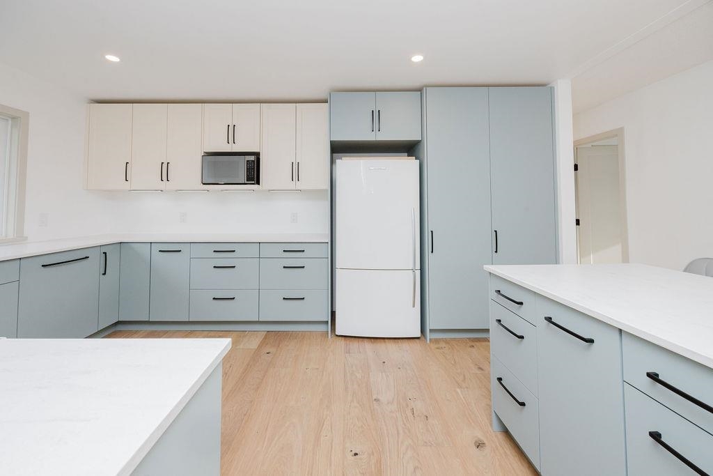 Primary Bathroom Photo of 723 Tricklebrook Way, Gibsons, BC