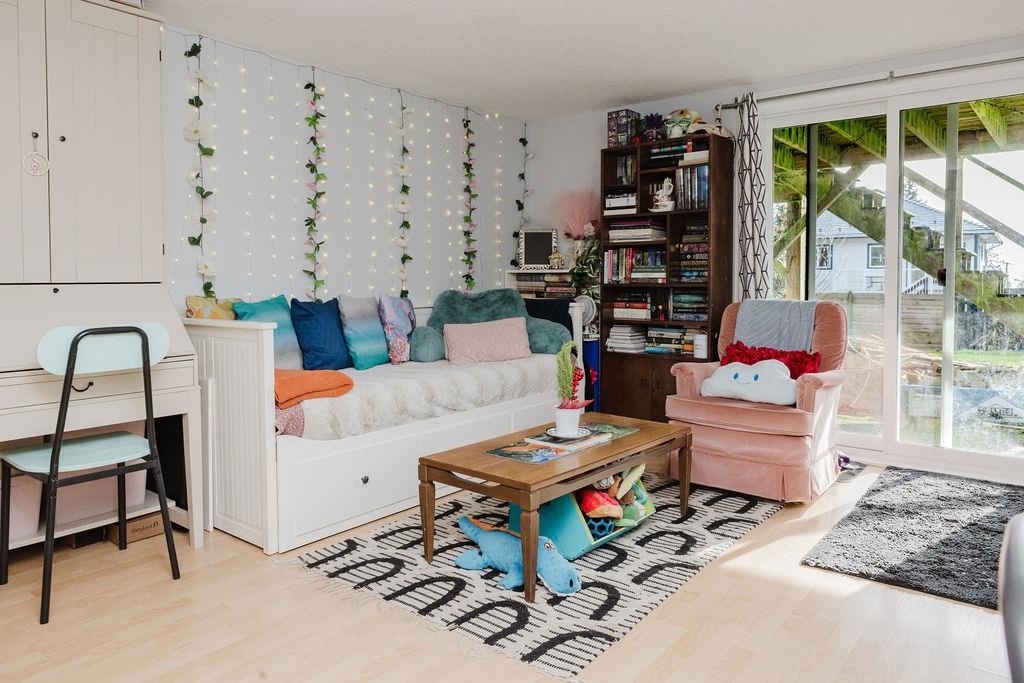 Staircase Photo of 723 Tricklebrook Way, Gibsons, BC