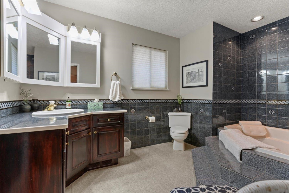 Basement Recreation Room Photo of 45431 Wells Road, Chilliwack, BC