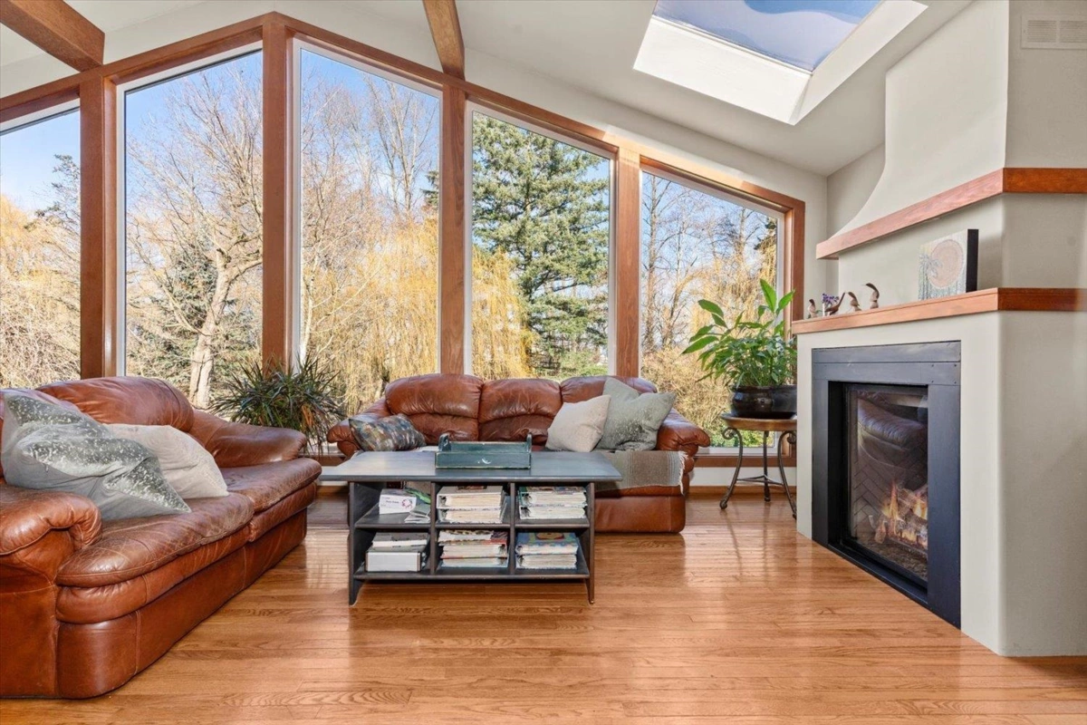 Guest Bathroom Photo of 45431 Wells Road, Chilliwack, BC