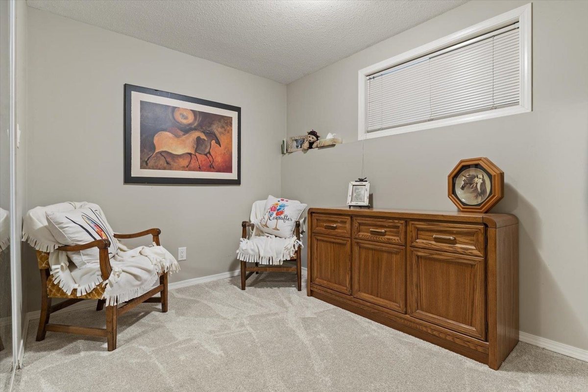 Hallway Photo of 45431 Wells Road, Chilliwack, BC