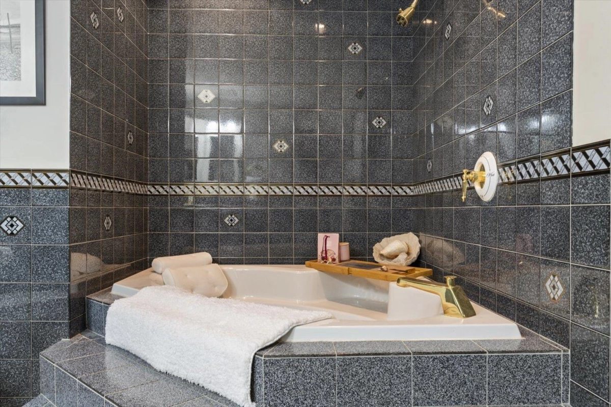 Laundry Room Photo of 45431 Wells Road, Chilliwack, BC