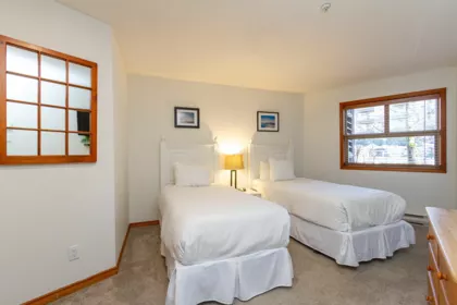 107 4800 Spearhead Drive, Whistler, BC, Whistler — Apartment/Condo for sale