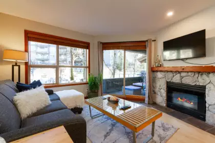 107 4800 Spearhead Drive, Whistler, BC, Whistler — Apartment/Condo for sale