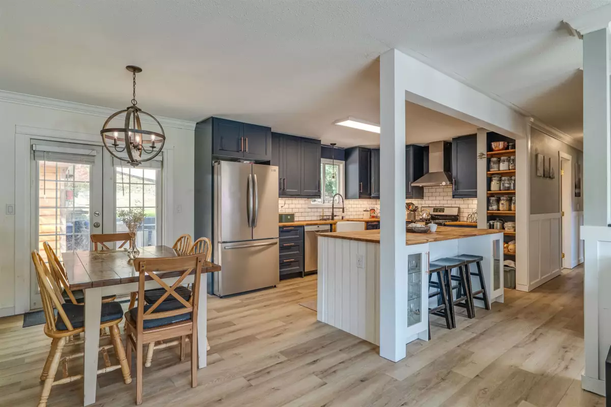 Primary Bedroom Photo of 35157 Skeena Avenue, Abbotsford, BC