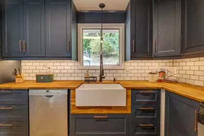 Kitchen Island Photo of 35157 Skeena Avenue, Abbotsford, BC