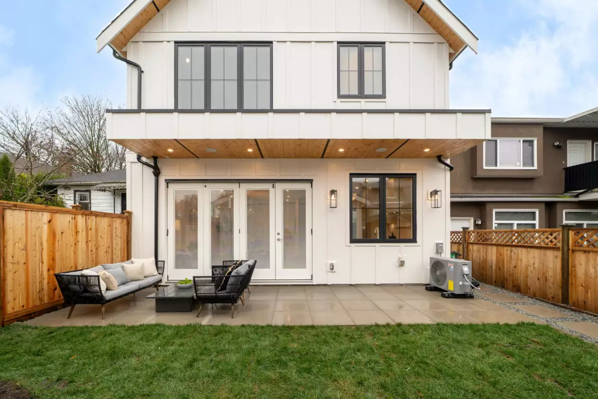 Front Yard Photo of 2 745 Skeena Street, Vancouver, BC