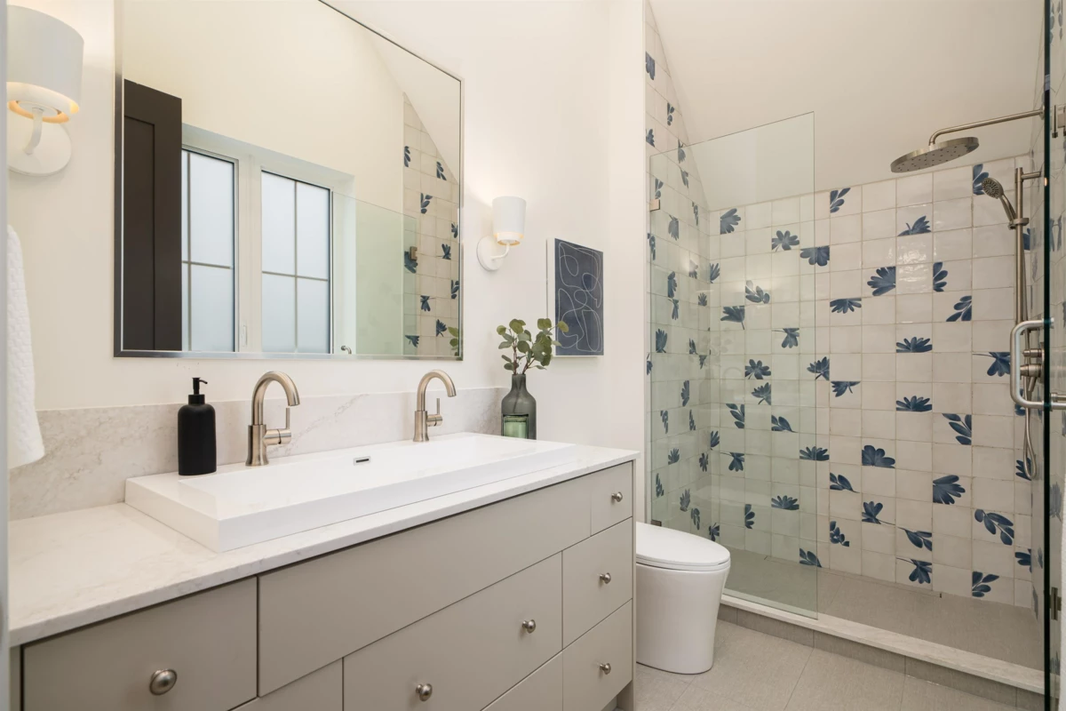 Hallway Photo of 2 745 Skeena Street, Vancouver, BC