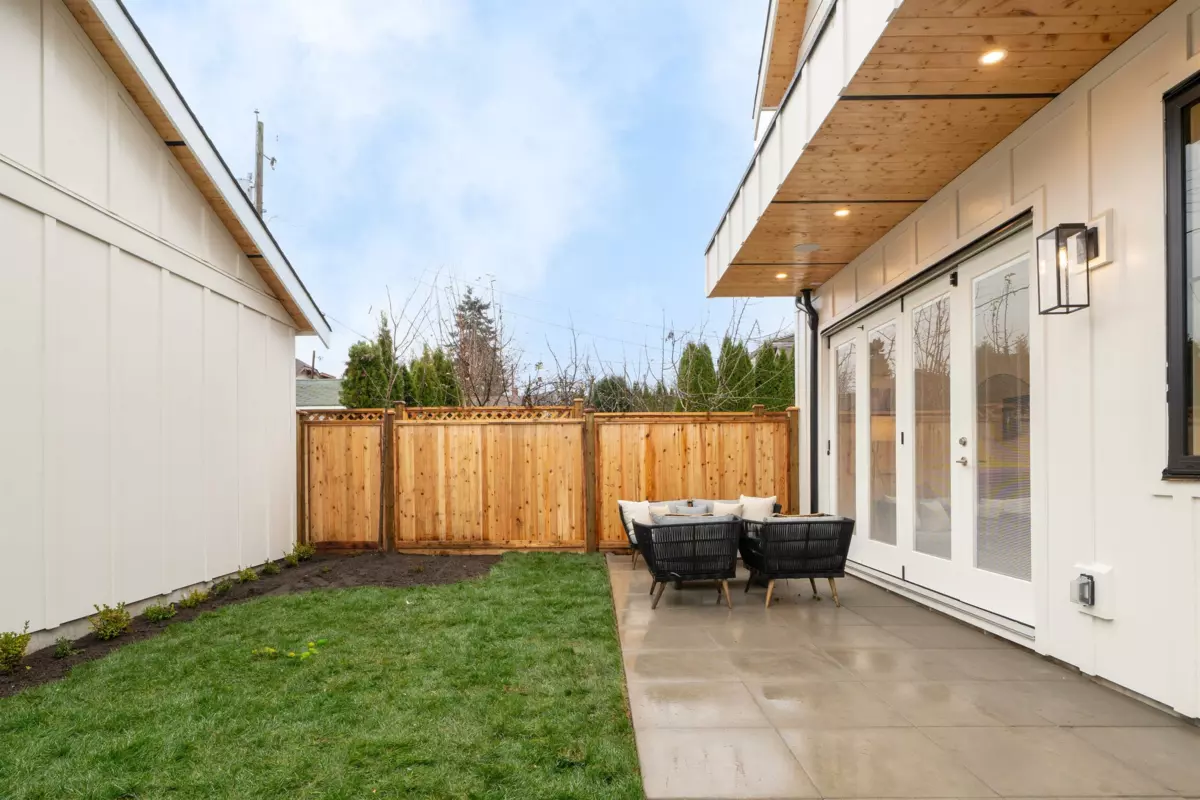 Hot Tub / Spa Photo of 2 745 Skeena Street, Vancouver, BC