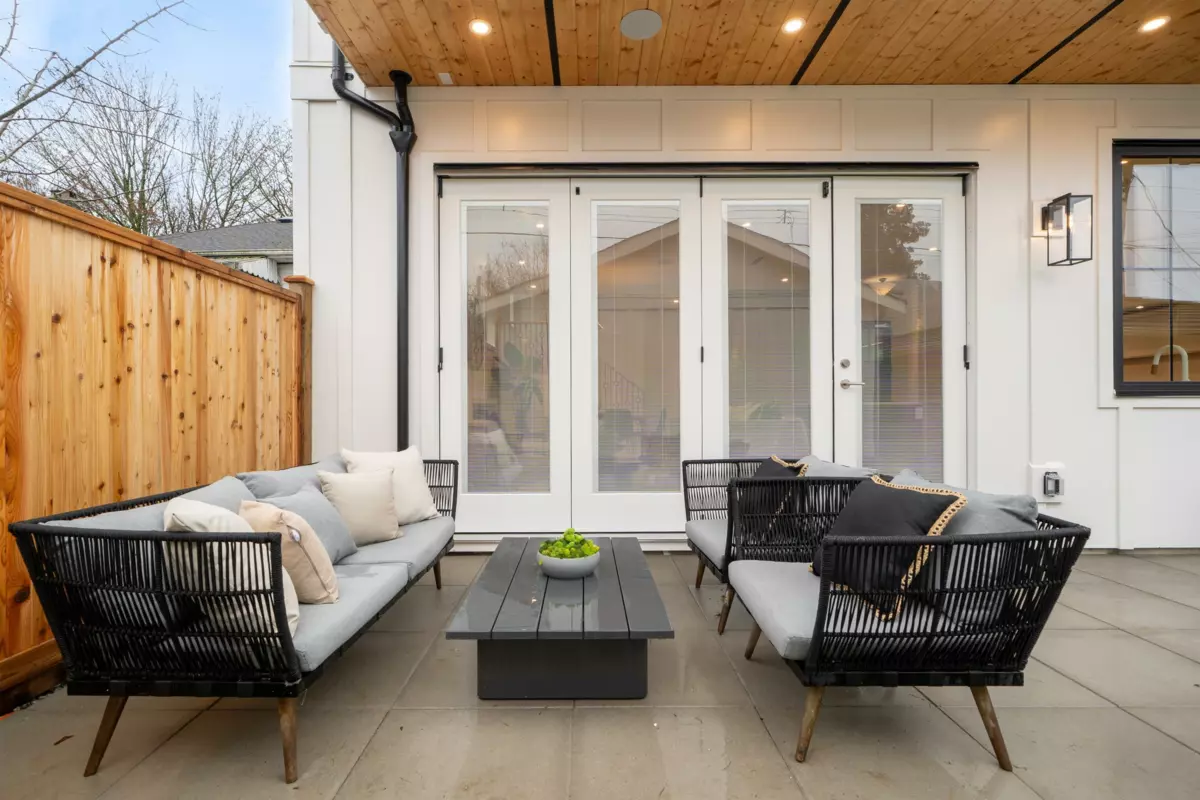 Outdoor Kitchen Photo of 2 745 Skeena Street, Vancouver, BC