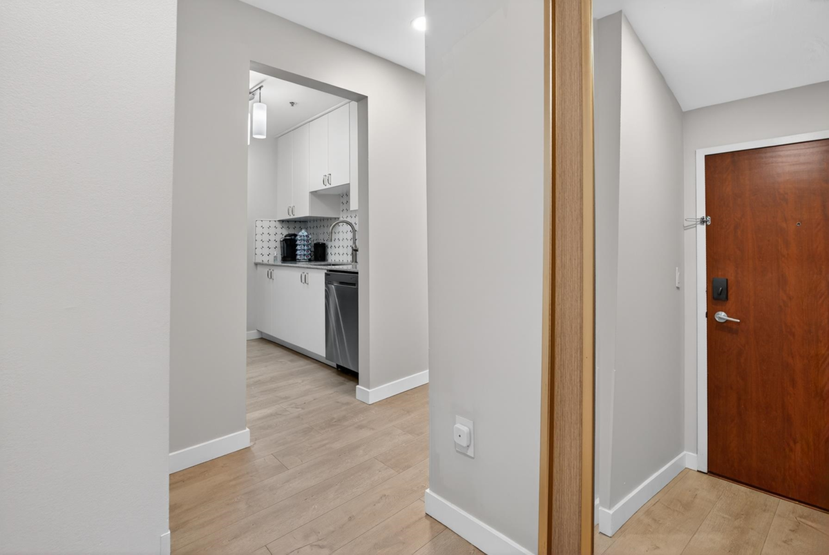 Entry Foyer Photo of 311 1010 Howe Street, Vancouver, BC