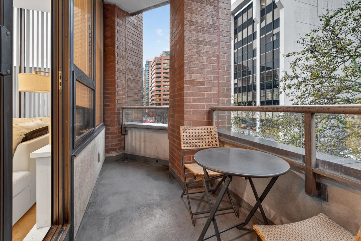 Garden / Landscaping Photo of 311 1010 Howe Street, Vancouver, BC