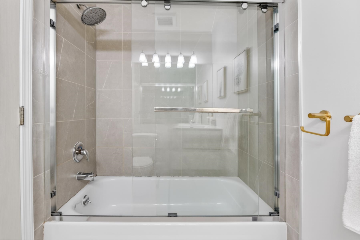 Guest Bathroom Photo of 311 1010 Howe Street, Vancouver, BC