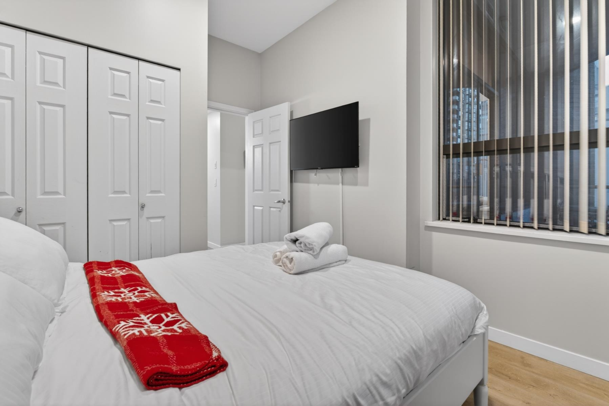 Hallway Photo of 311 1010 Howe Street, Vancouver, BC