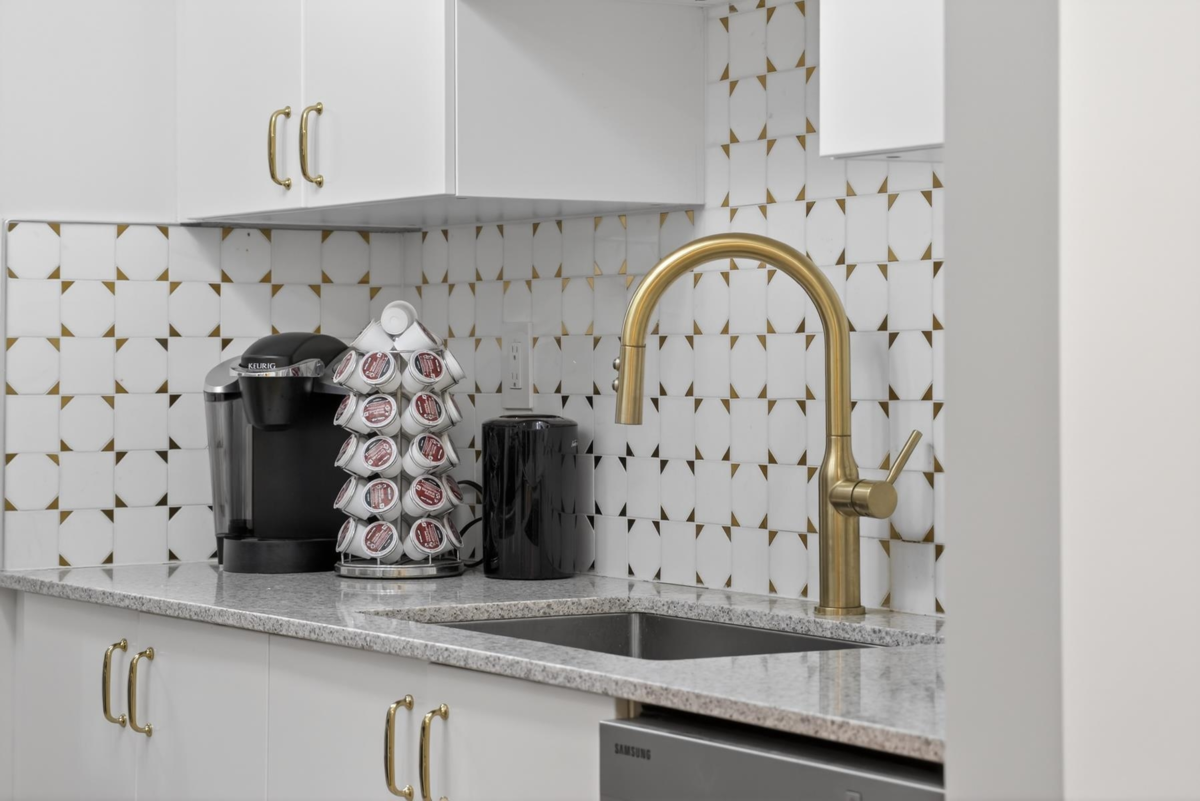 Kitchen Photo of 311 1010 Howe Street, Vancouver, BC