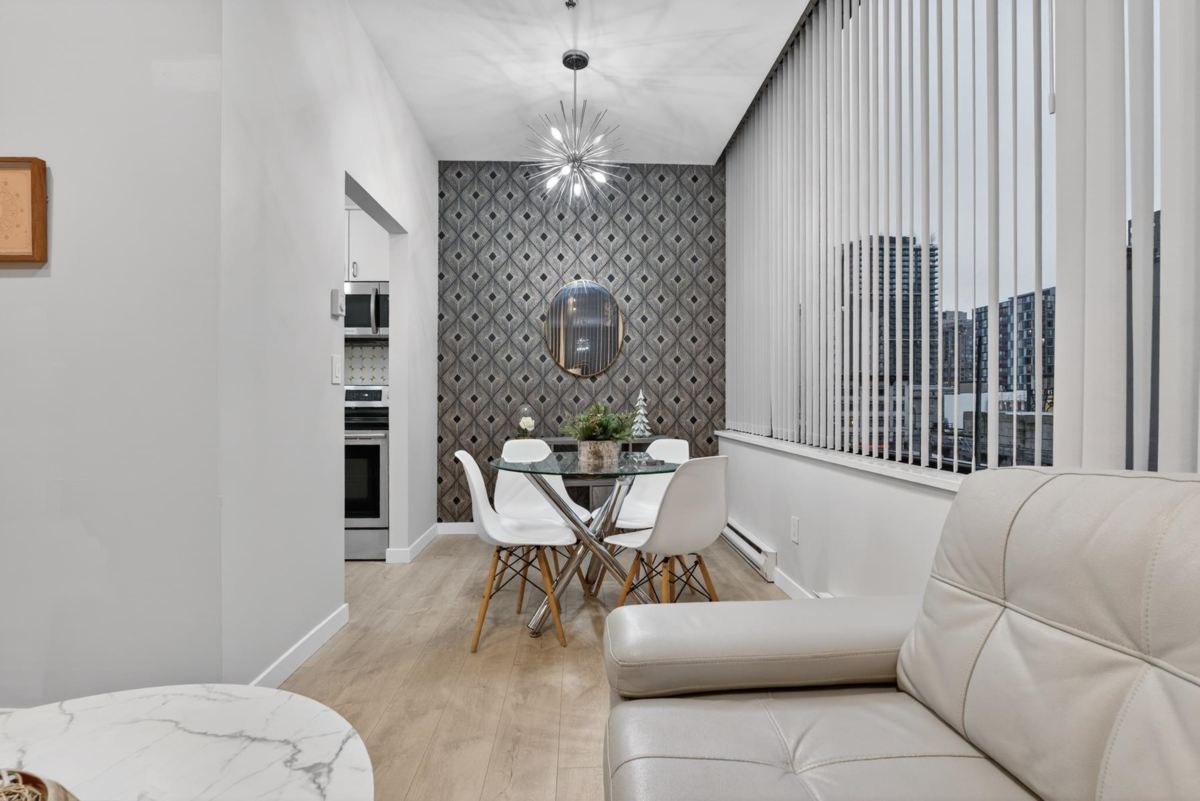 Laundry Room Photo of 311 1010 Howe Street, Vancouver, BC