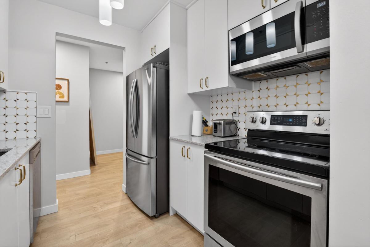 Loft / Bonus Room Photo of 311 1010 Howe Street, Vancouver, BC