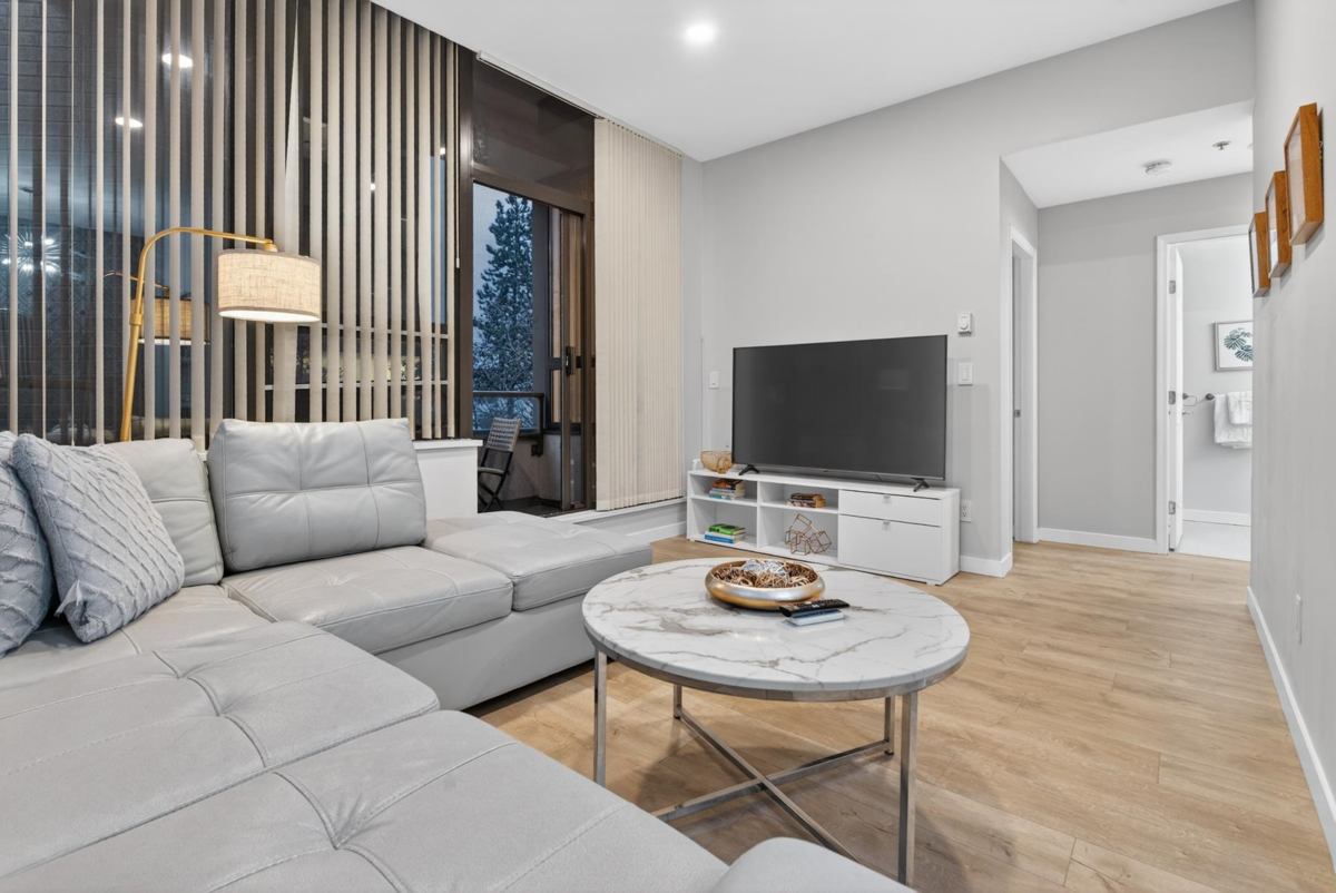 Walk-In Closet Photo of 311 1010 Howe Street, Vancouver, BC