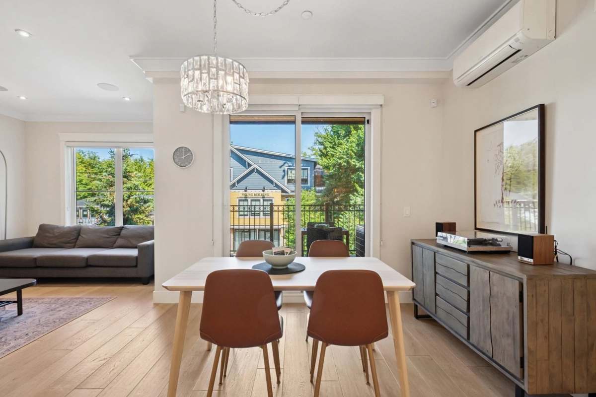 Primary Bathroom Photo of 206 23189 Francis Avenue, Langley, BC