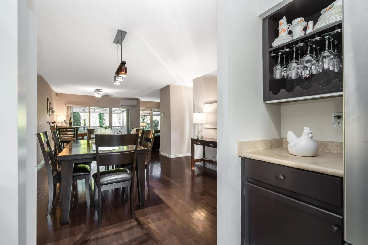 Breakfast Nook Photo of 2 14223 18a Avenue, Surrey, BC