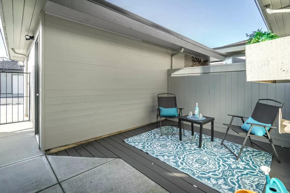 Family Room Photo of 2 14223 18a Avenue, Surrey, BC