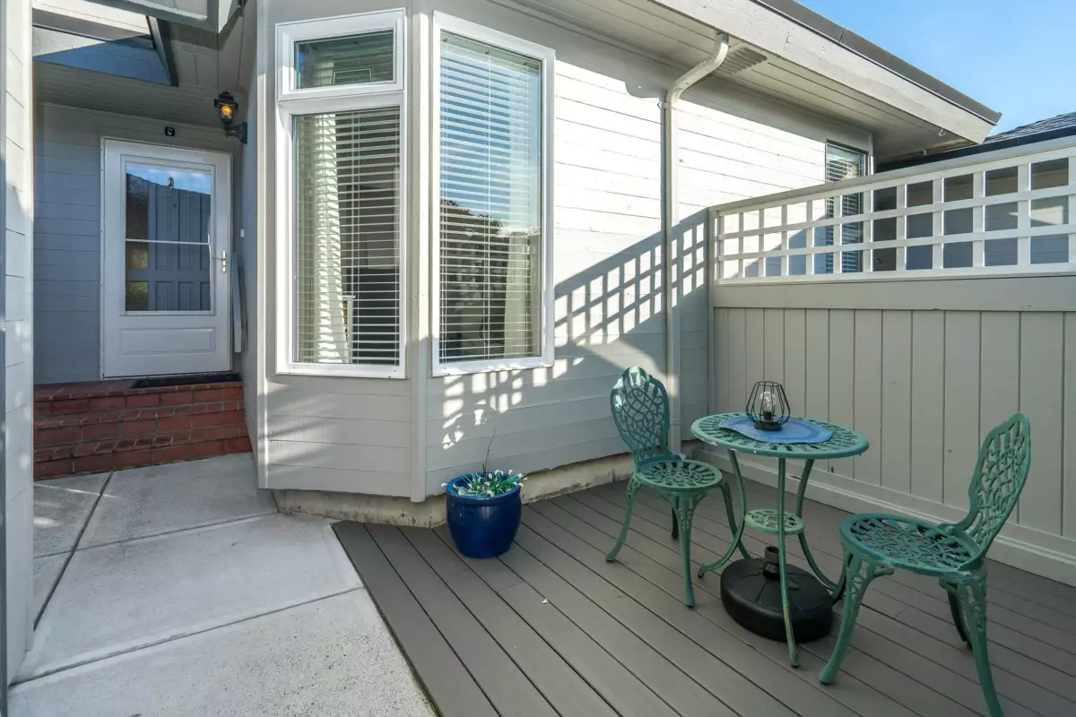 Hallway Photo of 2 14223 18a Avenue, Surrey, BC