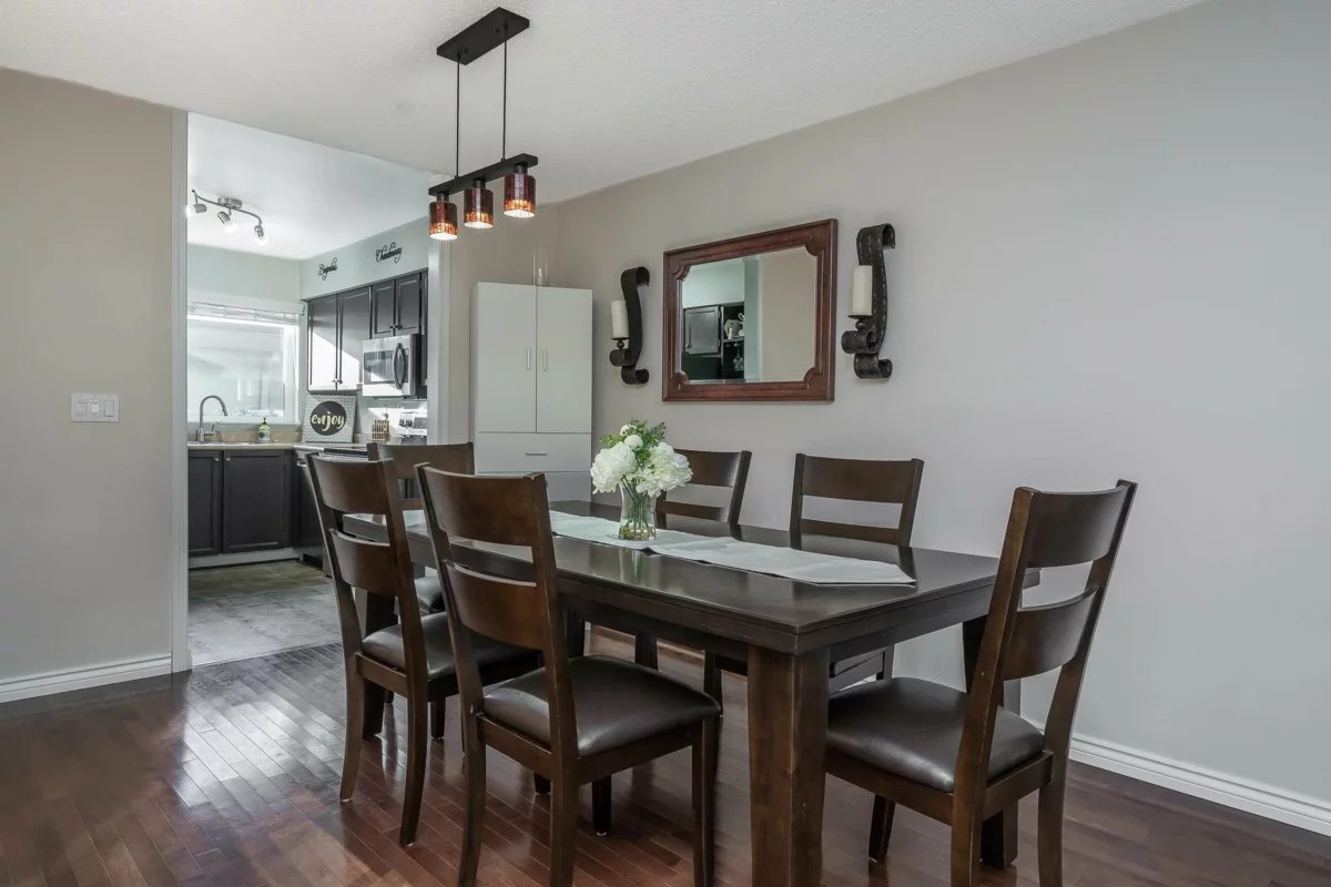 Kitchen Island Photo of 2 14223 18a Avenue, Surrey, BC