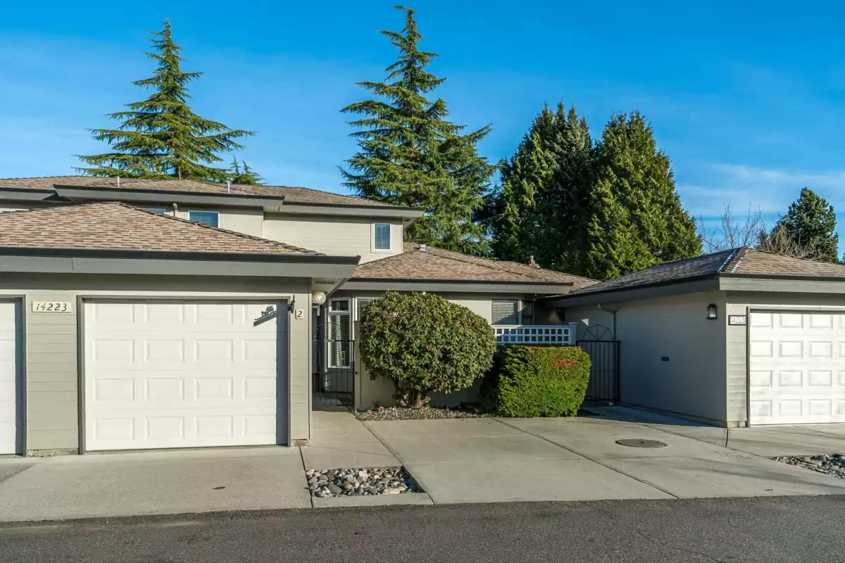 Outdoor Deck Photo of 2 14223 18a Avenue, Surrey, BC