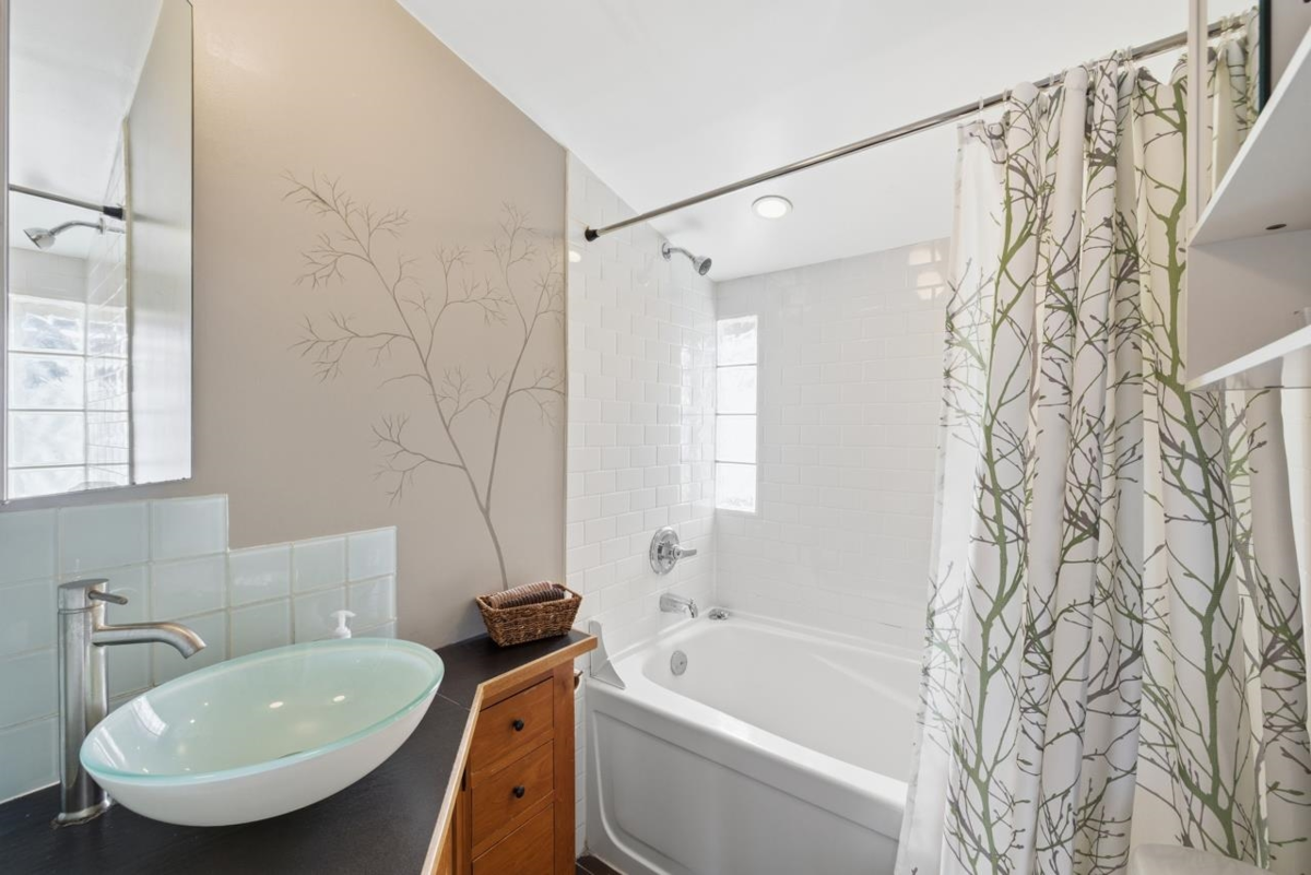 Loft / Bonus Room Photo of 3662 Oak Street, Vancouver, BC