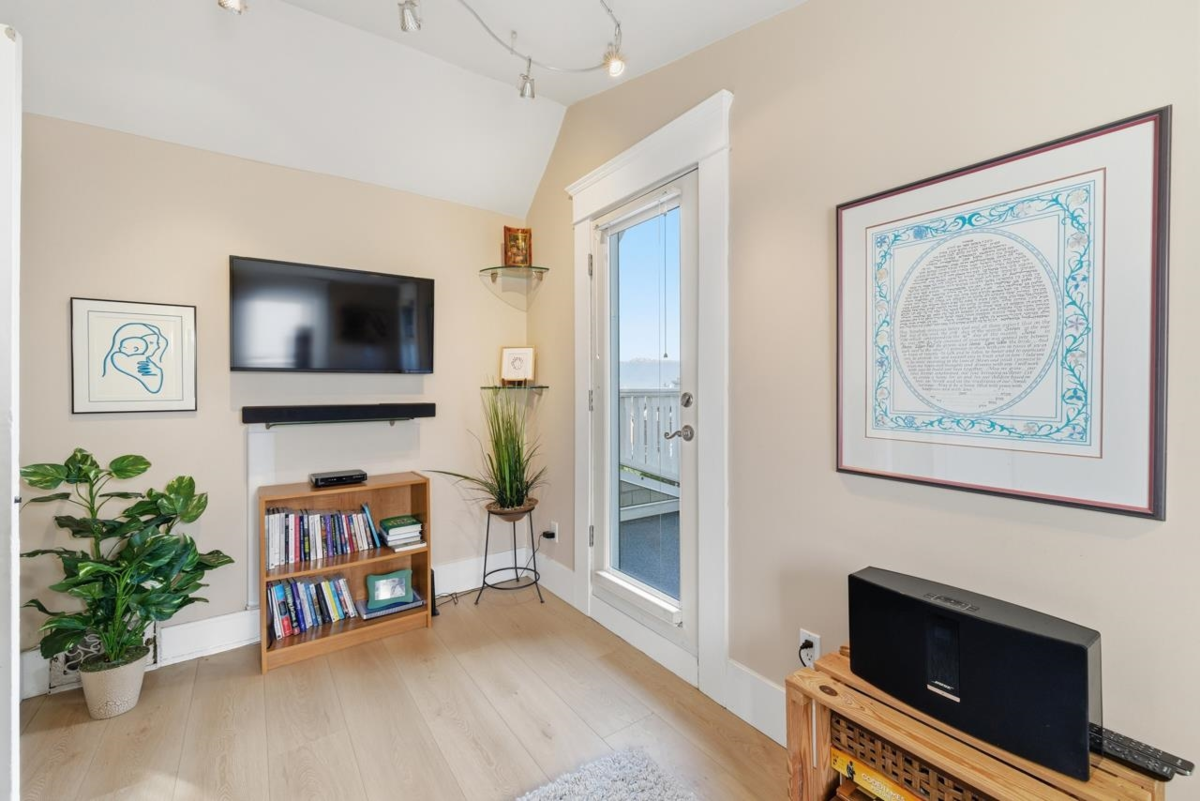 Mudroom Photo of 3662 Oak Street, Vancouver, BC