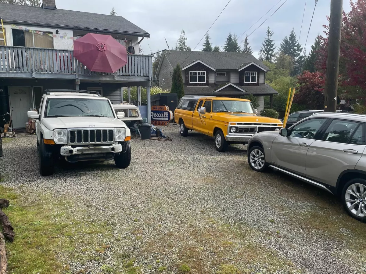 Kitchen Island Photo of 1214 Carole Place, Gibsons, BC