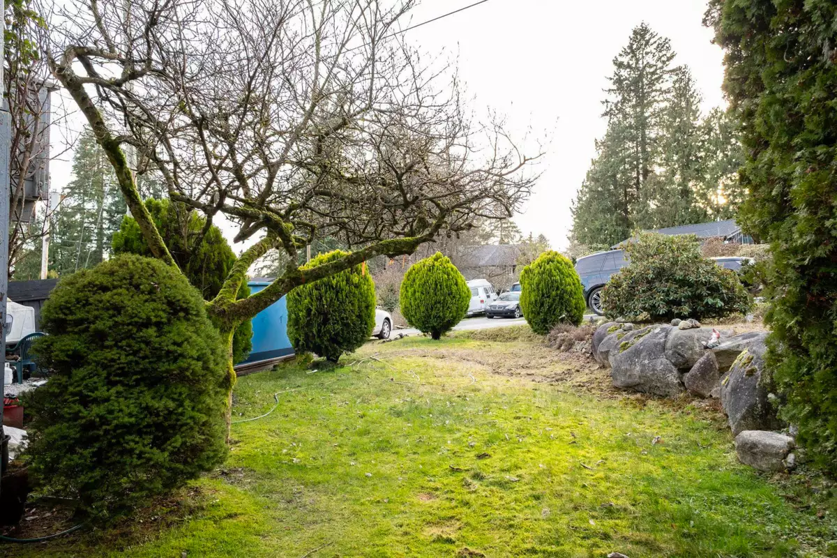 Walk-In Closet Photo of 1214 Carole Place, Gibsons, BC