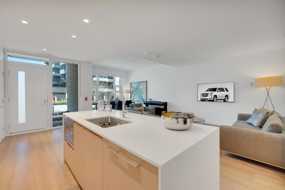 Kitchen Island Photo of 107 1500 Fern Street, North Vancouver, BC