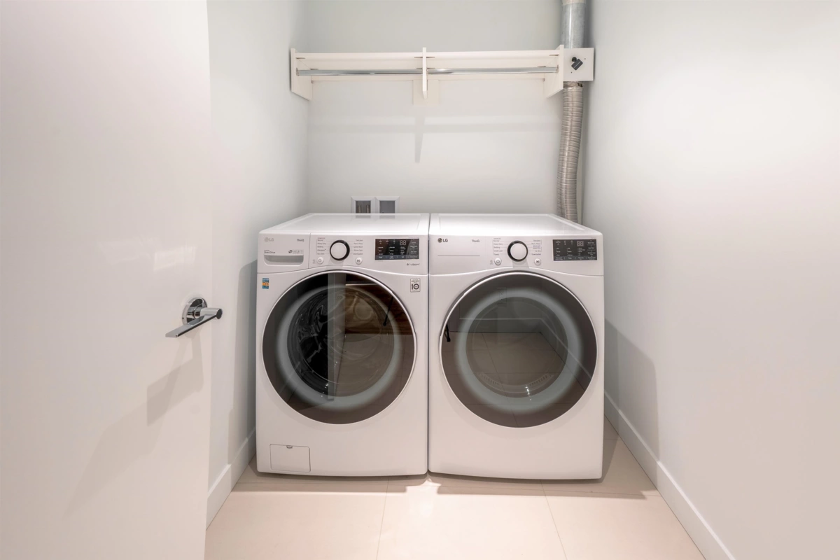 Office / Den Photo of 107 1500 Fern Street, North Vancouver, BC